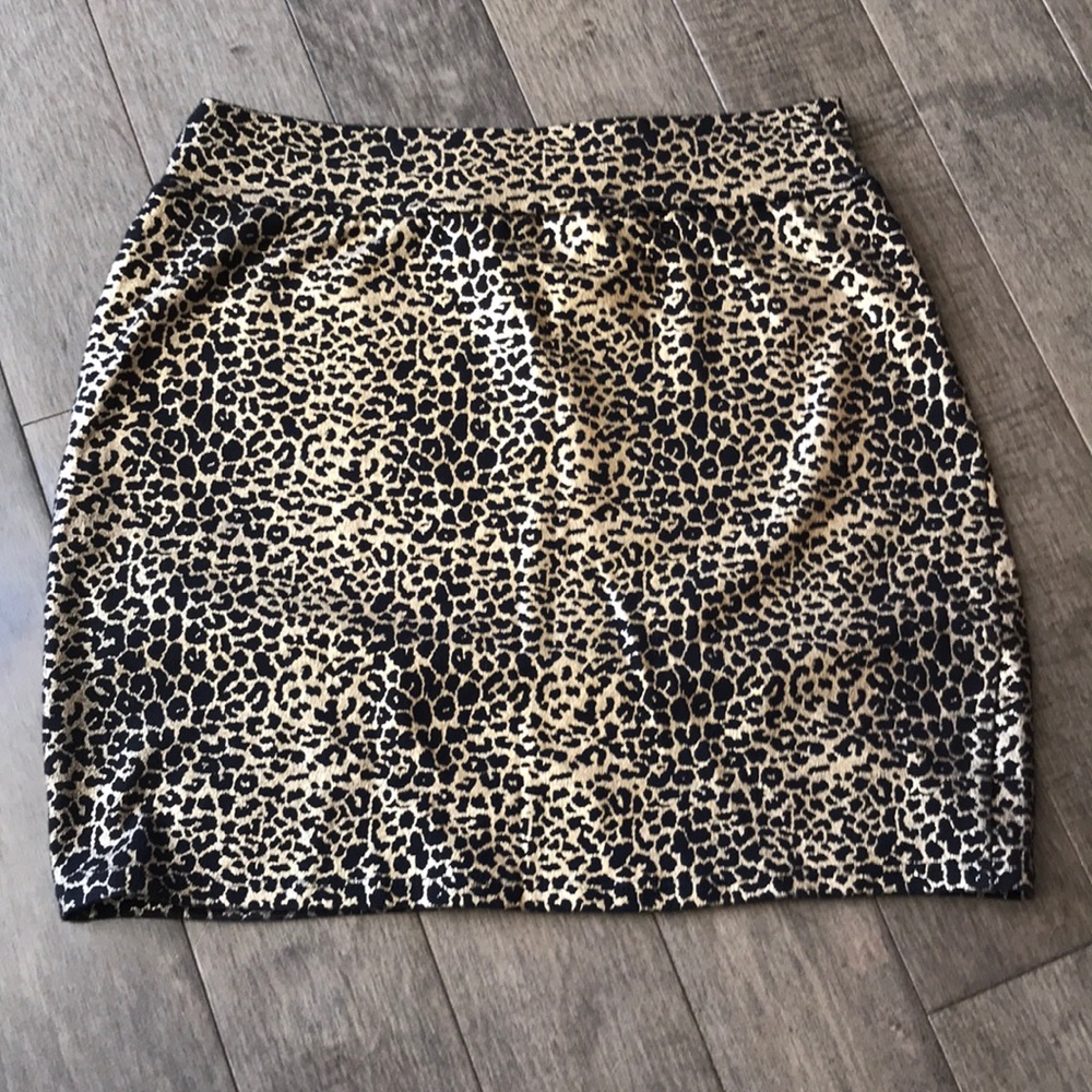 F21 Gold and black leopard miniskirt